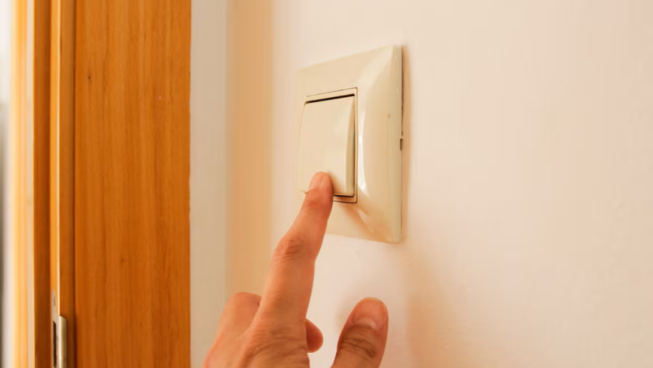 Cuentas de la luz subirán cerca de un 5% desde julio: estas serán las regiones más afectadas
